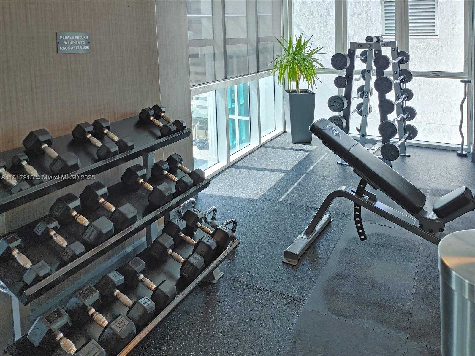 Small Image of 950 BRICKELL BAY DR #1608, Miami Number 19