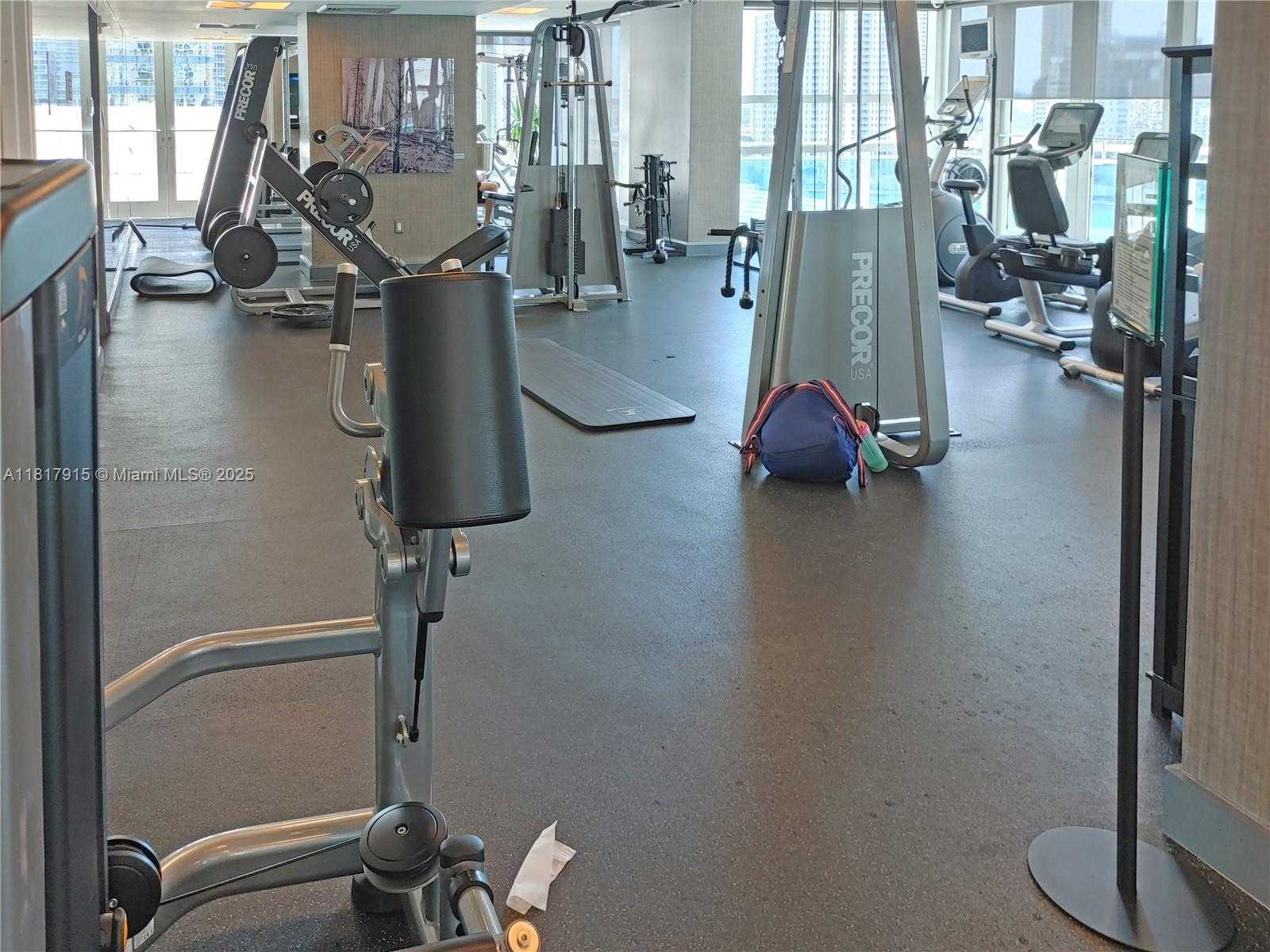 Small Image of 950 BRICKELL BAY DR #1608, Miami Number 20