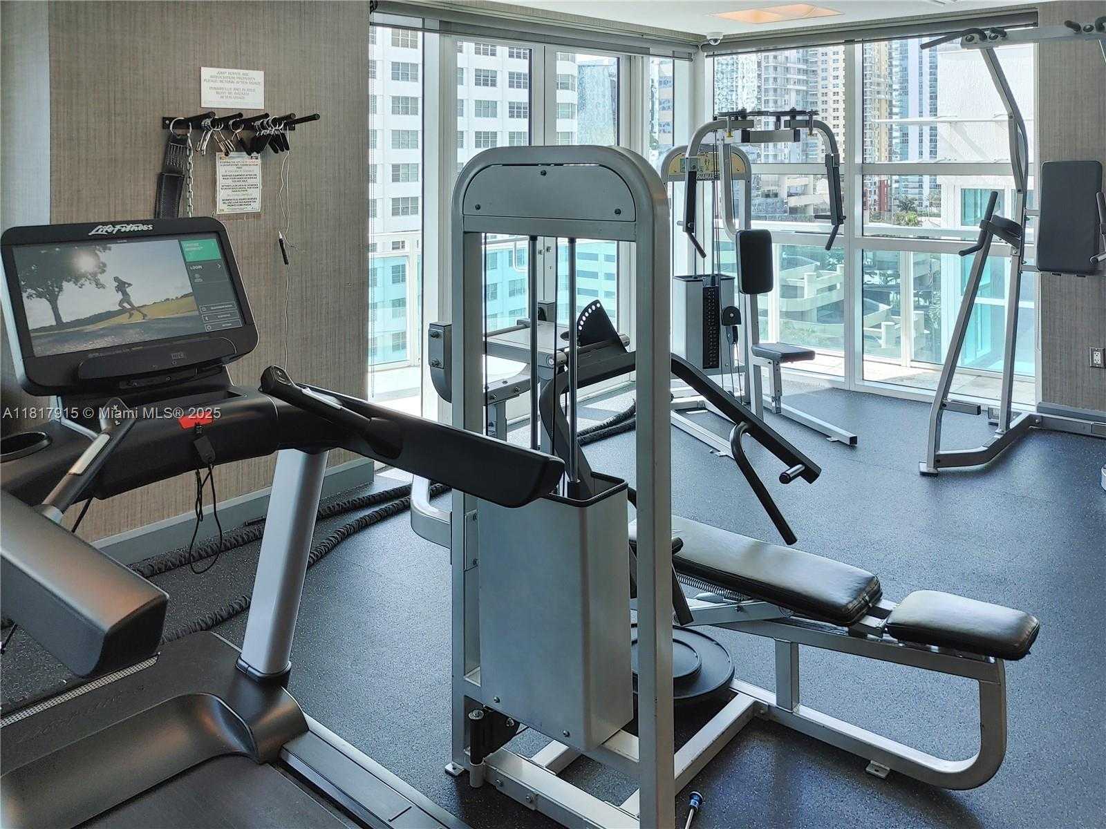 Small Image of 950 BRICKELL BAY DR #1608, Miami Number 21