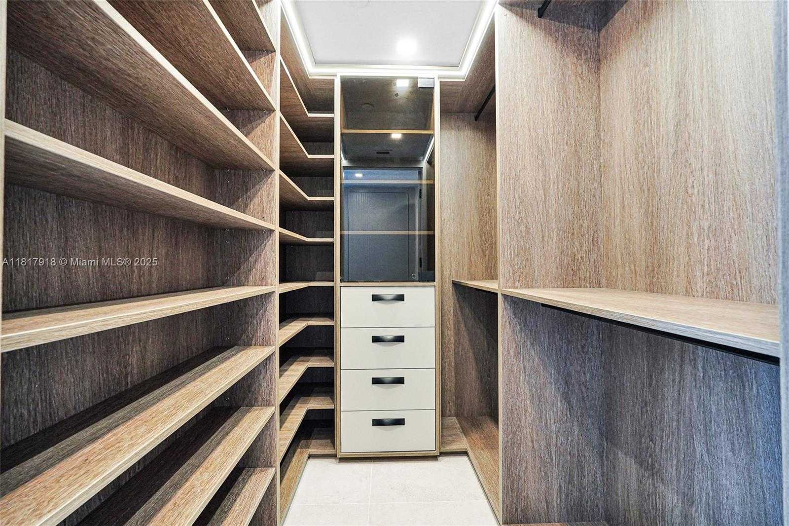 Small Image of 3535 SOUTH OCEAN DRIVE #1003, Hollywood Number 17
