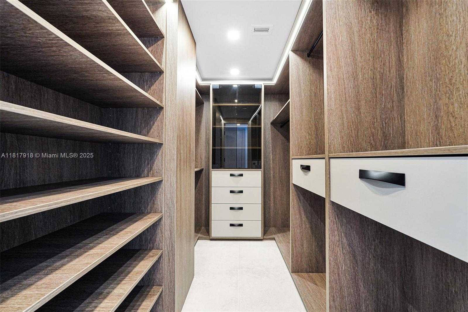 Small Image of 3535 SOUTH OCEAN DRIVE #1003, Hollywood Number 18