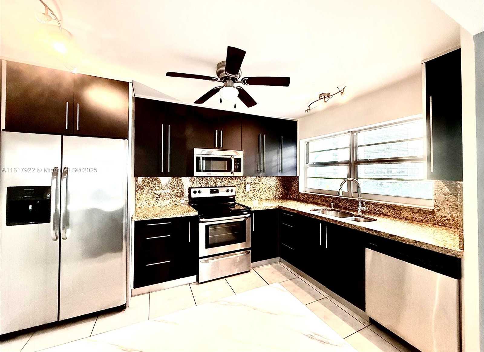 Small Image of 1825 SOUTH OCEAN DR #614, Hallandale Beach Number 2