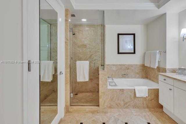 Small Image of 1435 BRICKELL AVE #3011, Miami Number 19