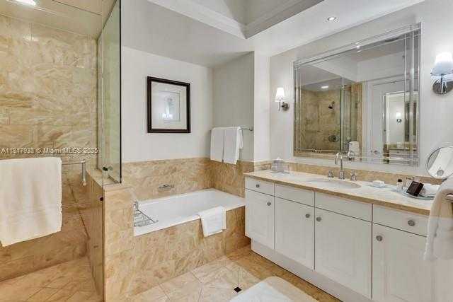 Small Image of 1435 BRICKELL AVE #3011, Miami Number 20