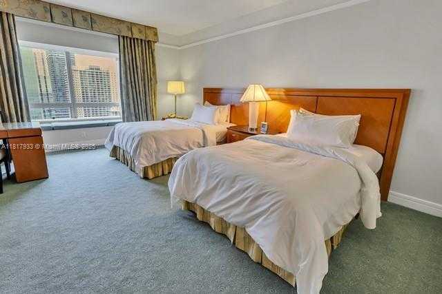 Small Image of 1435 BRICKELL AVE #3011, Miami Number 9