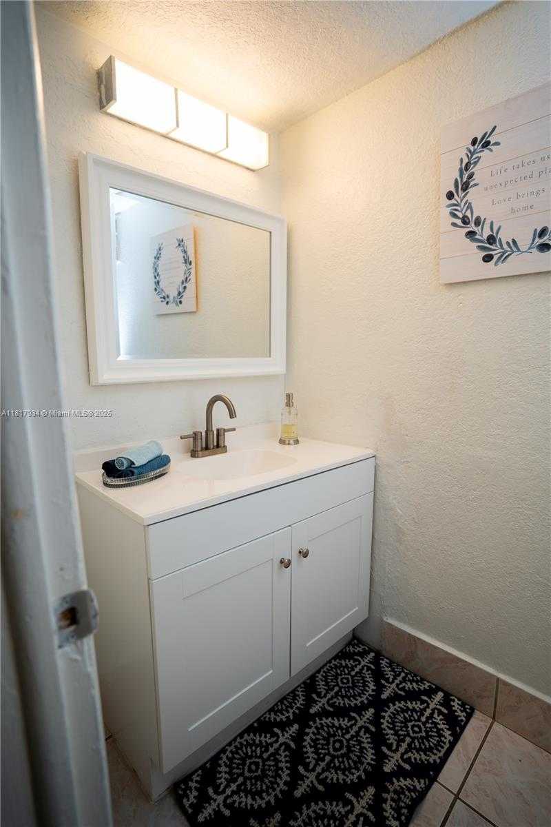 Small Image of 1900 WEST 68TH ST #C102, Hialeah Number 12