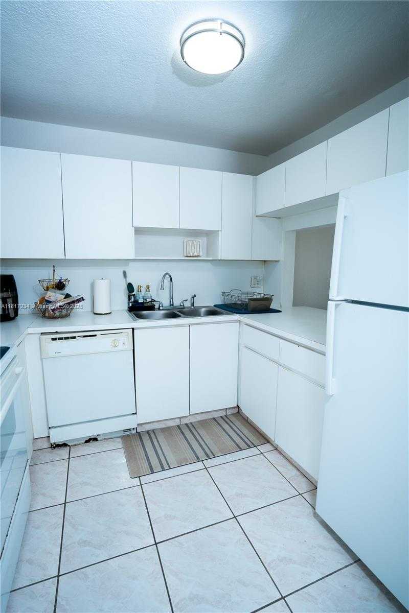 Small Image of 1900 WEST 68TH ST #C102, Hialeah Number 5