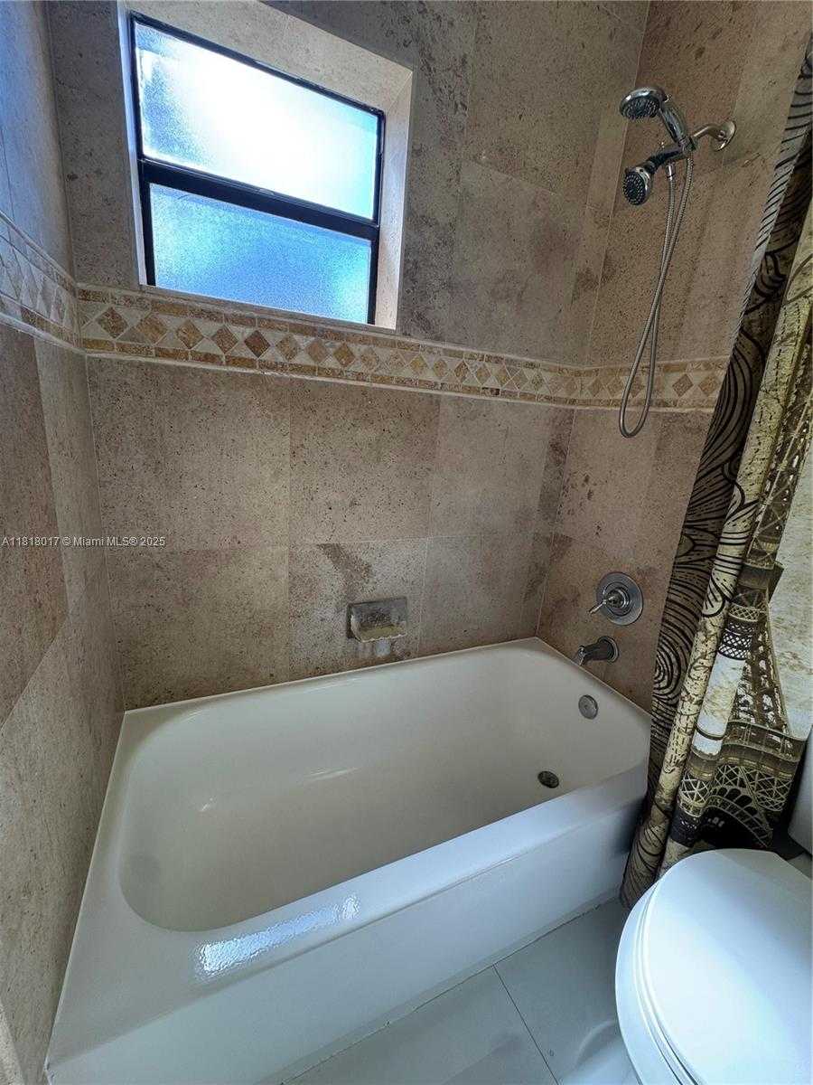 Small Image of 3364 NW 47th Ave, Coconut Creek, FL 33063, USA Number 21