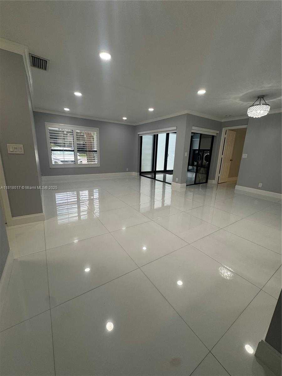 Small Image of 3364 NW 47th Ave, Coconut Creek, FL 33063, USA Number 55