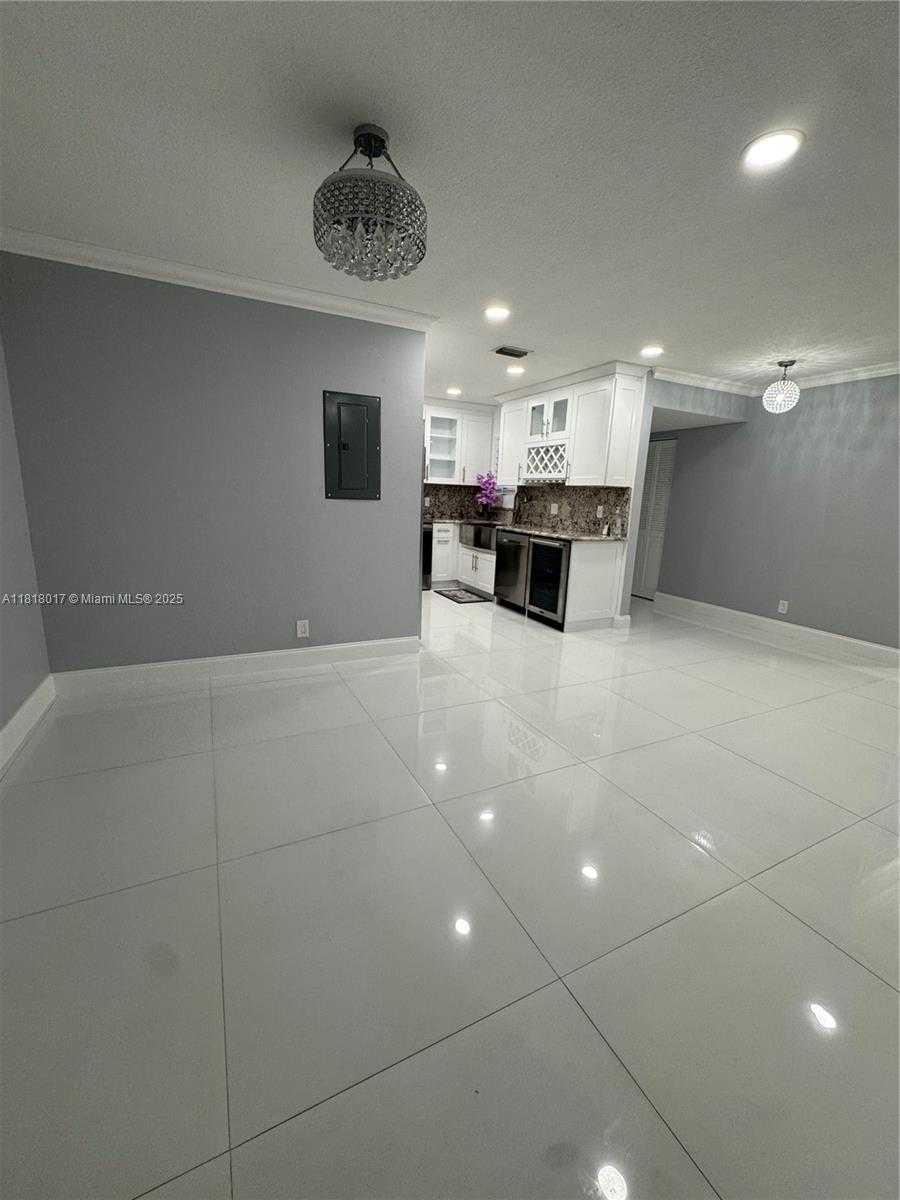 Small Image of 3364 NW 47th Ave, Coconut Creek, FL 33063, USA Number 6