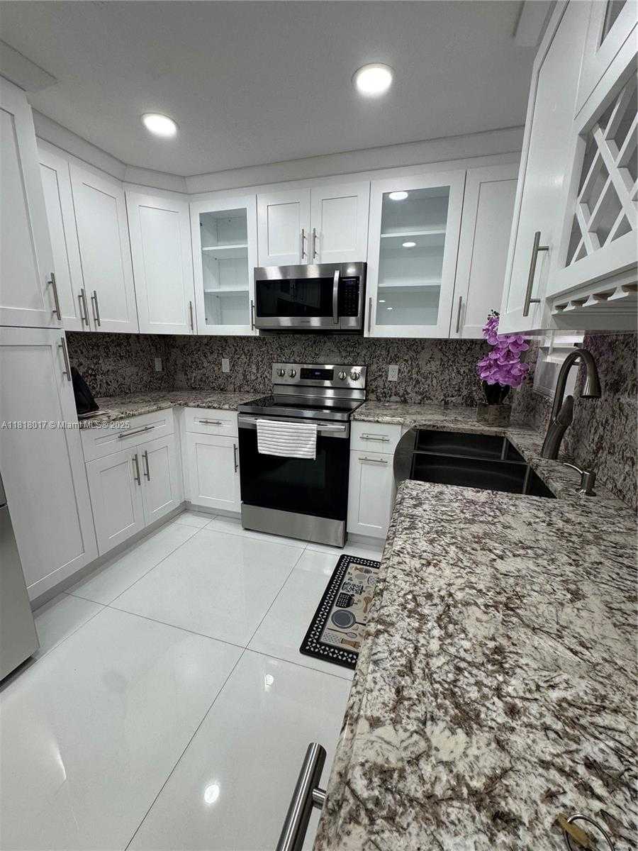 Small Image of 3364 NW 47th Ave, Coconut Creek, FL 33063, USA Number 8