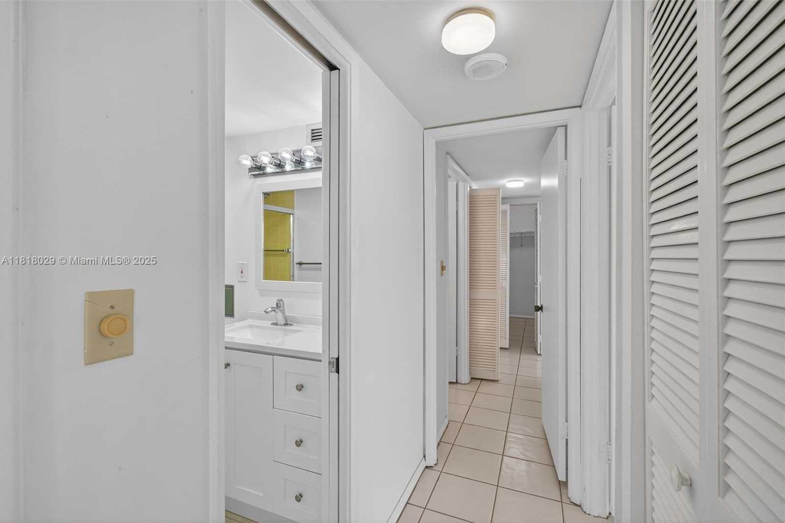 Small Image of 1865 BRICKELL AVE #A2012, Miami Number 21