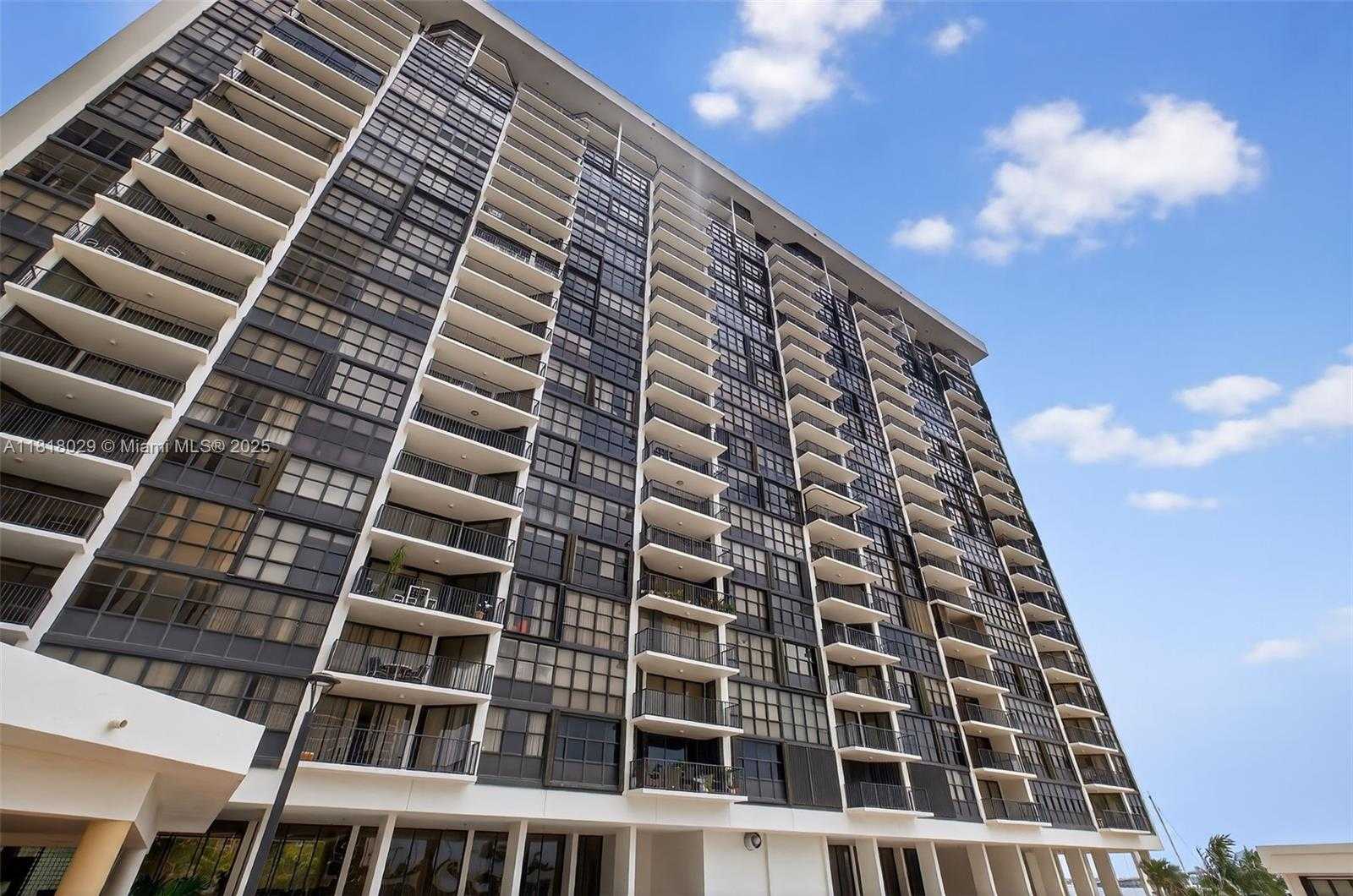 Small Image of 1865 BRICKELL AVE #A2012, Miami Number 37