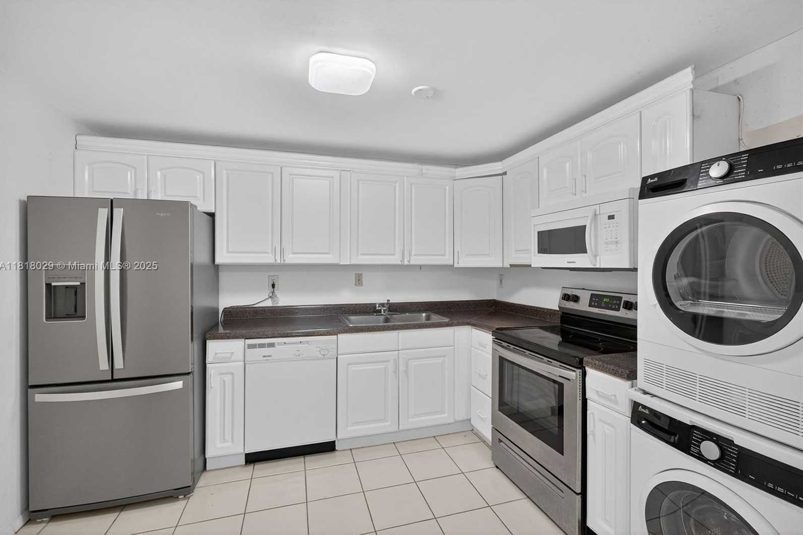 Small Image of 1865 BRICKELL AVE #A2012, Miami Number 5