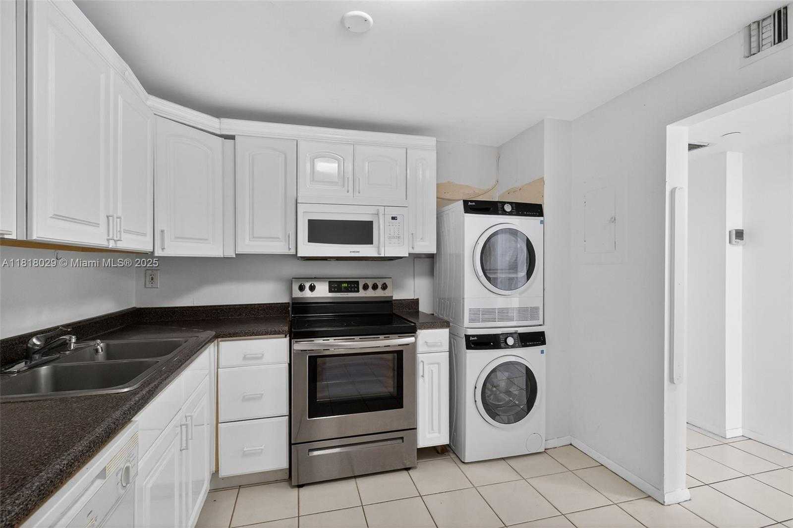 Small Image of 1865 BRICKELL AVE #A2012, Miami Number 8