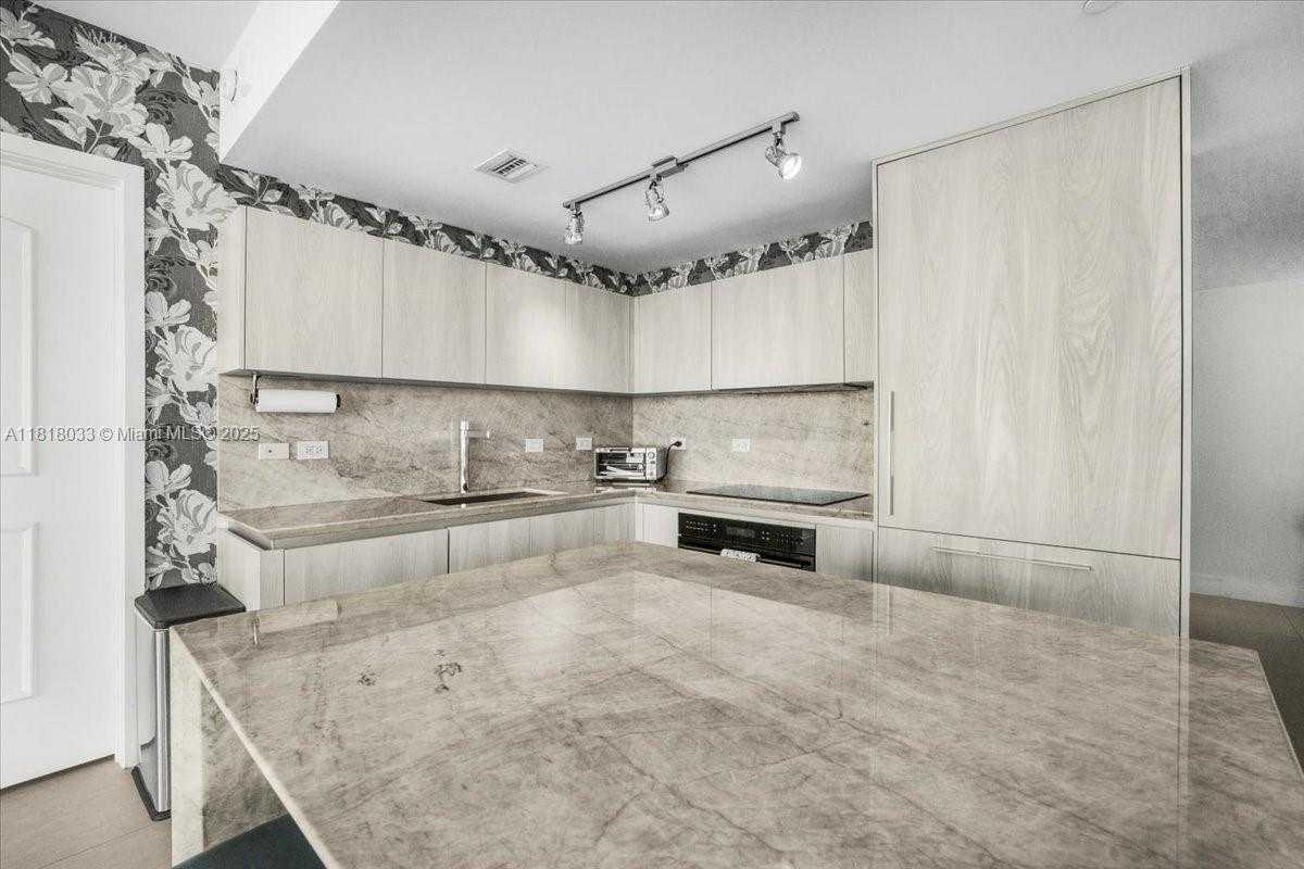 Small Image of 3131 NORTH EAST 7TH AVE #3306, Miami Number 16