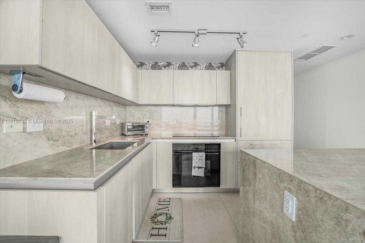 Small Image of 3131 NORTH EAST 7TH AVE #3306, Miami Number 17