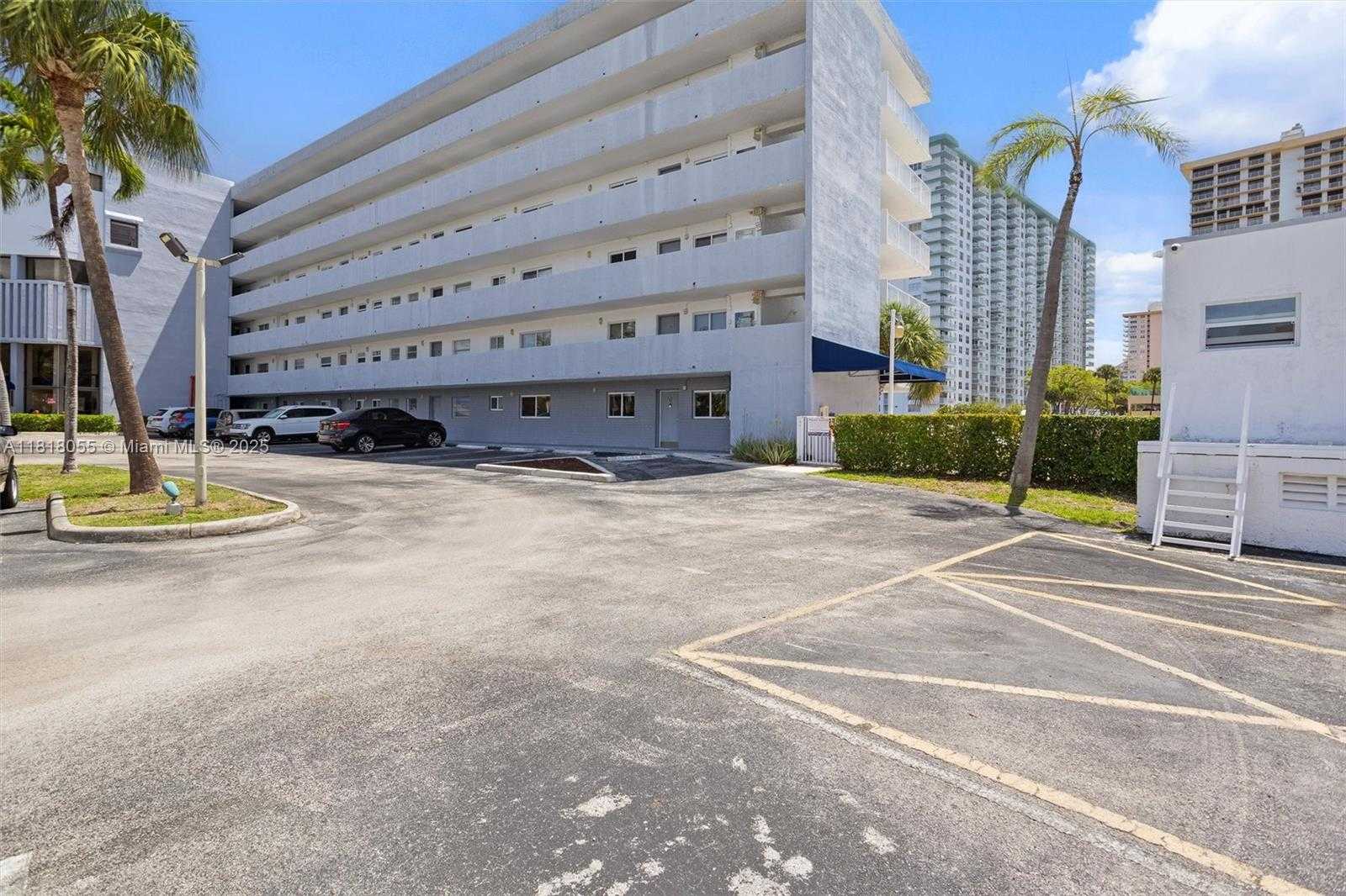 Small Image of 4000 NORTH EAST 170TH ST #108, North Miami Beach Number 27