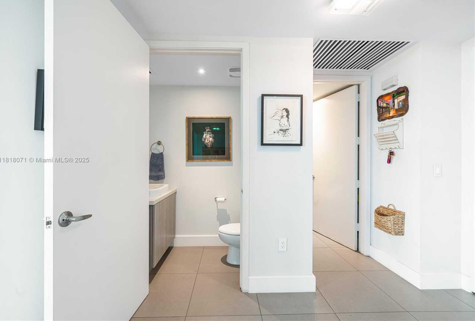 Small Image of 1040 BISCAYNE BLVD #3607, Miami Number 20