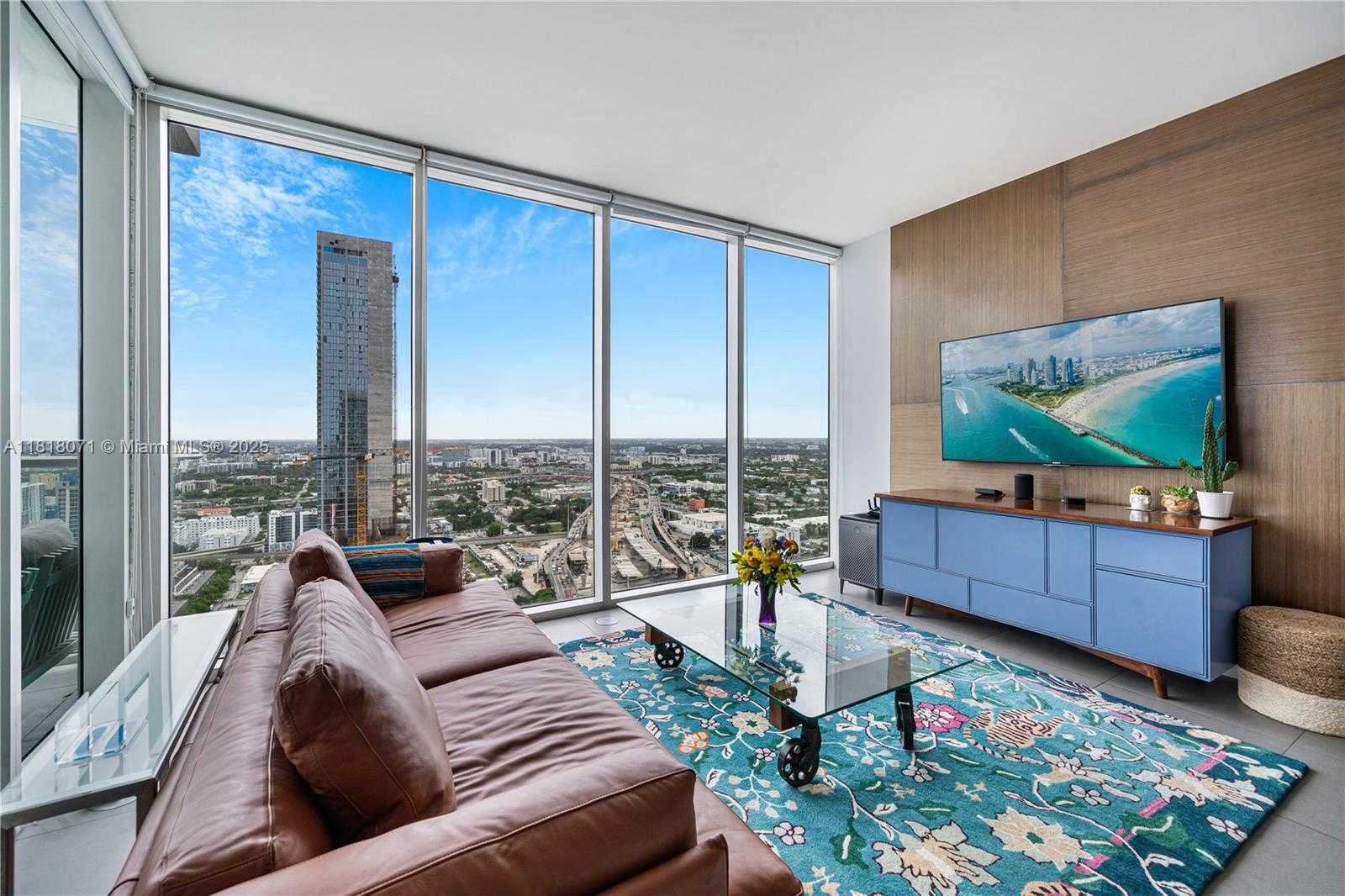 Small Image of 1040 BISCAYNE BLVD #3607, Miami Number 3