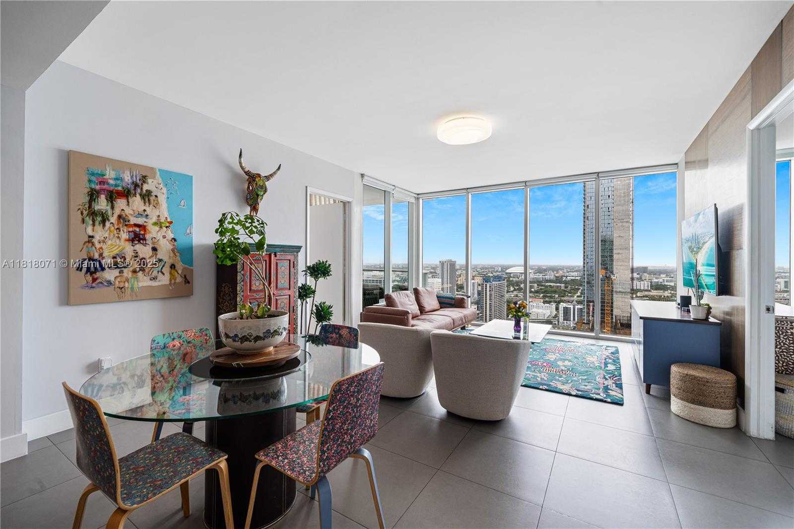 Small Image of 1040 BISCAYNE BLVD #3607, Miami Number 4