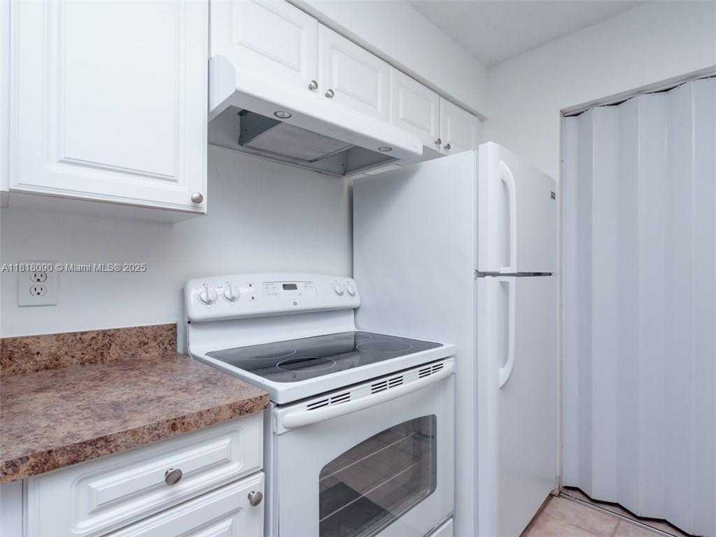 Small Image of 1235 SOUTH WEST 46TH AVE #707, Pompano Beach Number 3