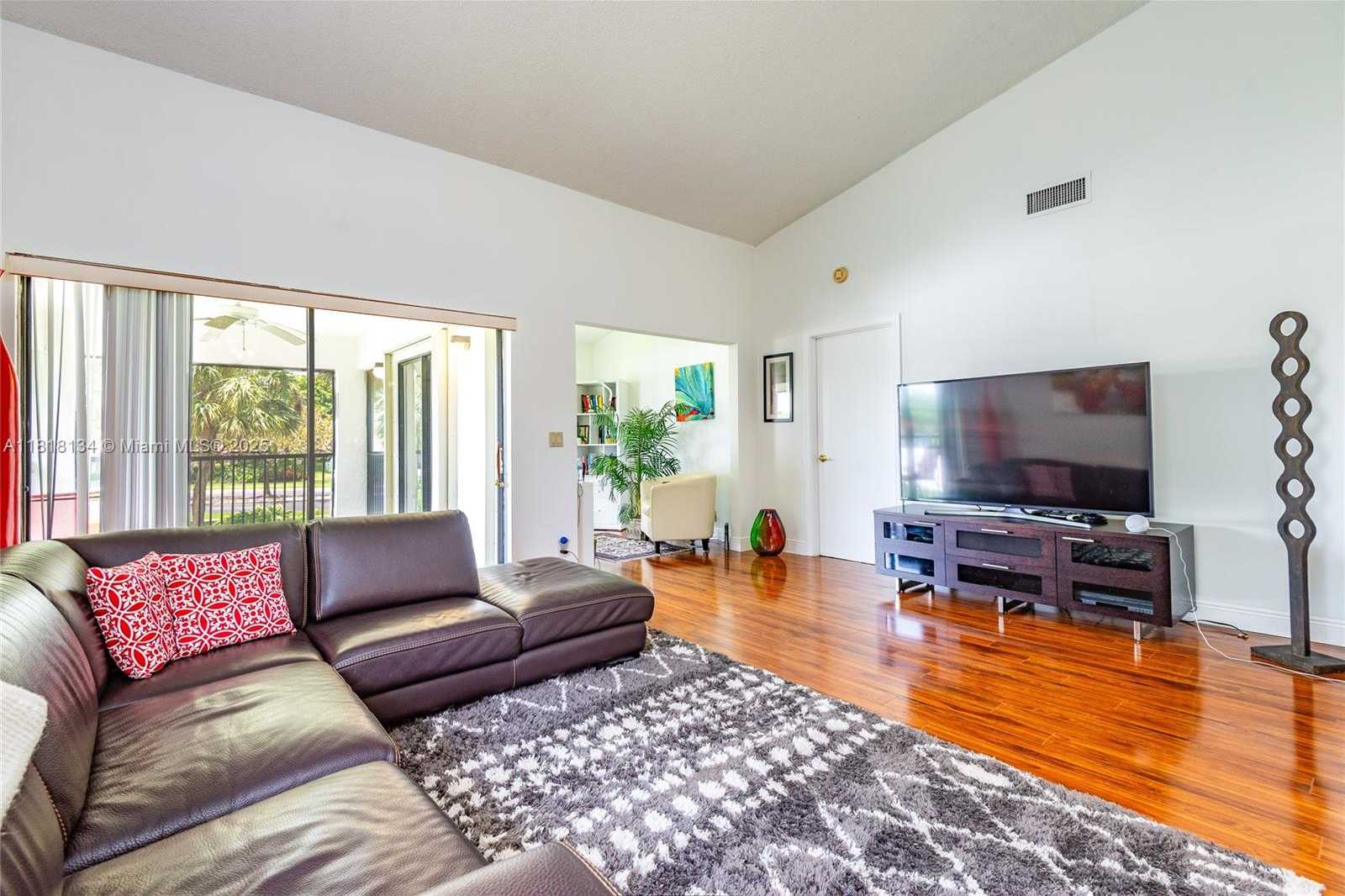 Small Image of 1412 CONGRESSIONAL WAY #1412, Deerfield Beach Number 11