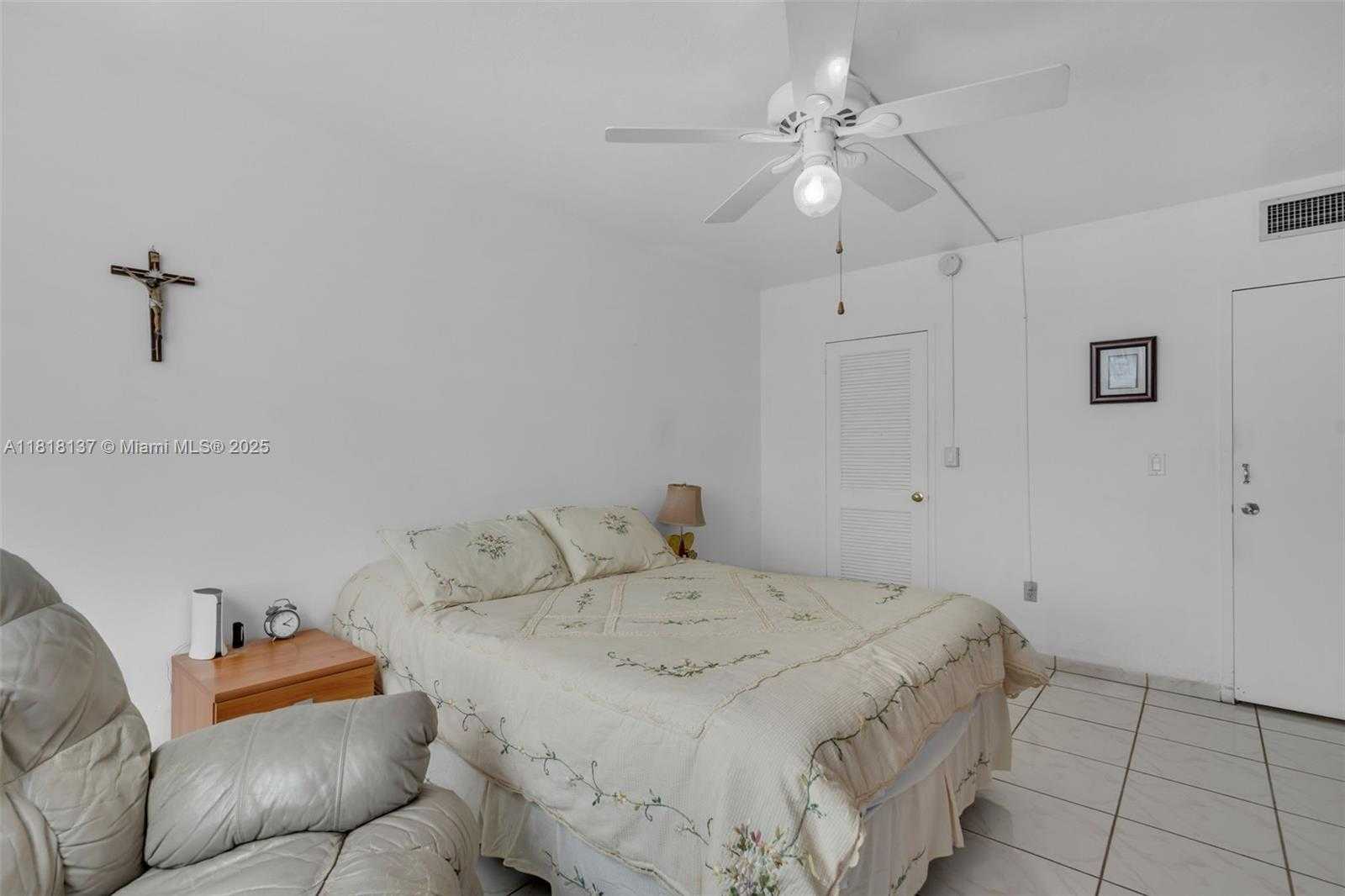 Small Image of 2899 COLLINS AVE #946, Miami Beach Number 13