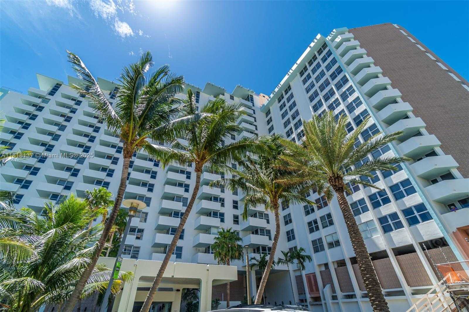 Small Image of 2899 COLLINS AVE #946, Miami Beach Number 29