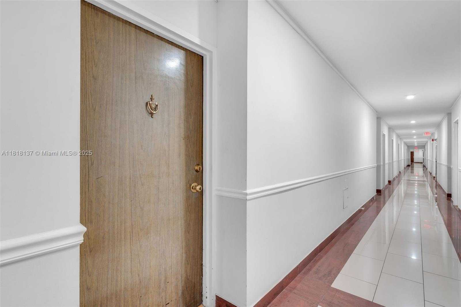 Small Image of 2899 COLLINS AVE #946, Miami Beach Number 30