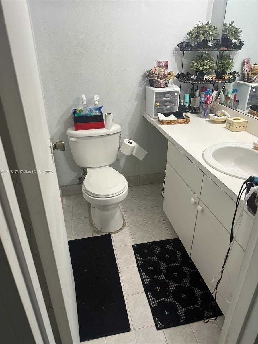 Small Image of 4590 NORTH WEST 79TH AVE #2B, Doral Number 8