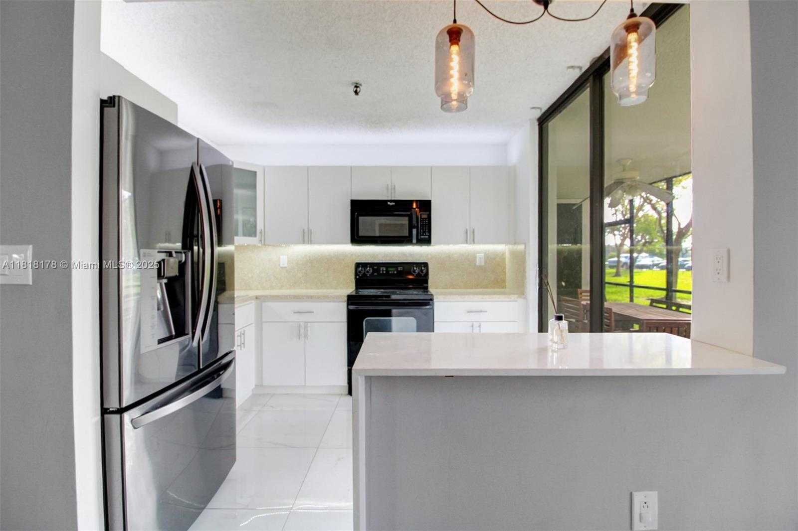 Small Image of 665 NORTH EAST 195TH ST #123, Miami Number 10
