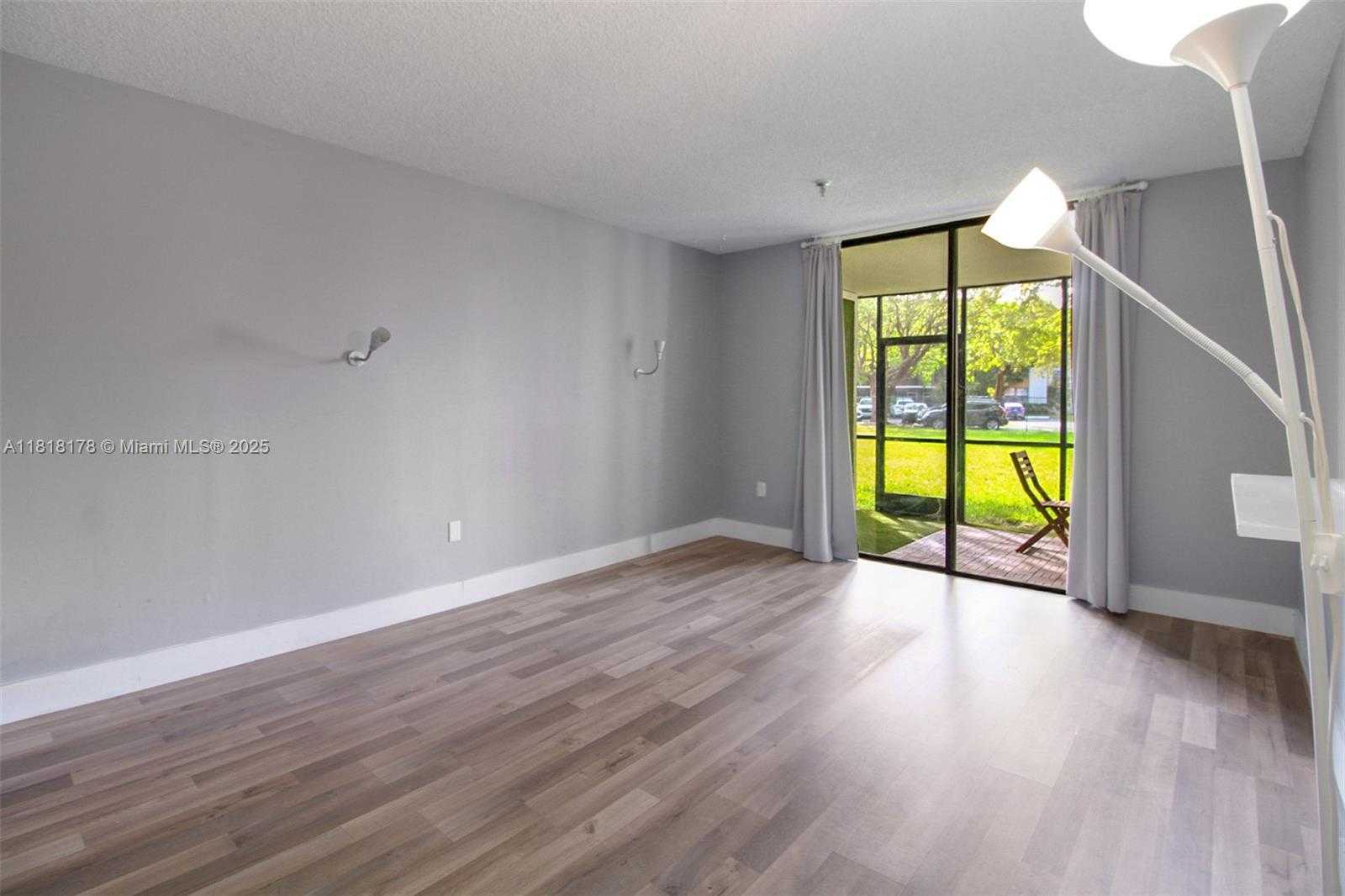 Small Image of 665 NORTH EAST 195TH ST #123, Miami Number 14