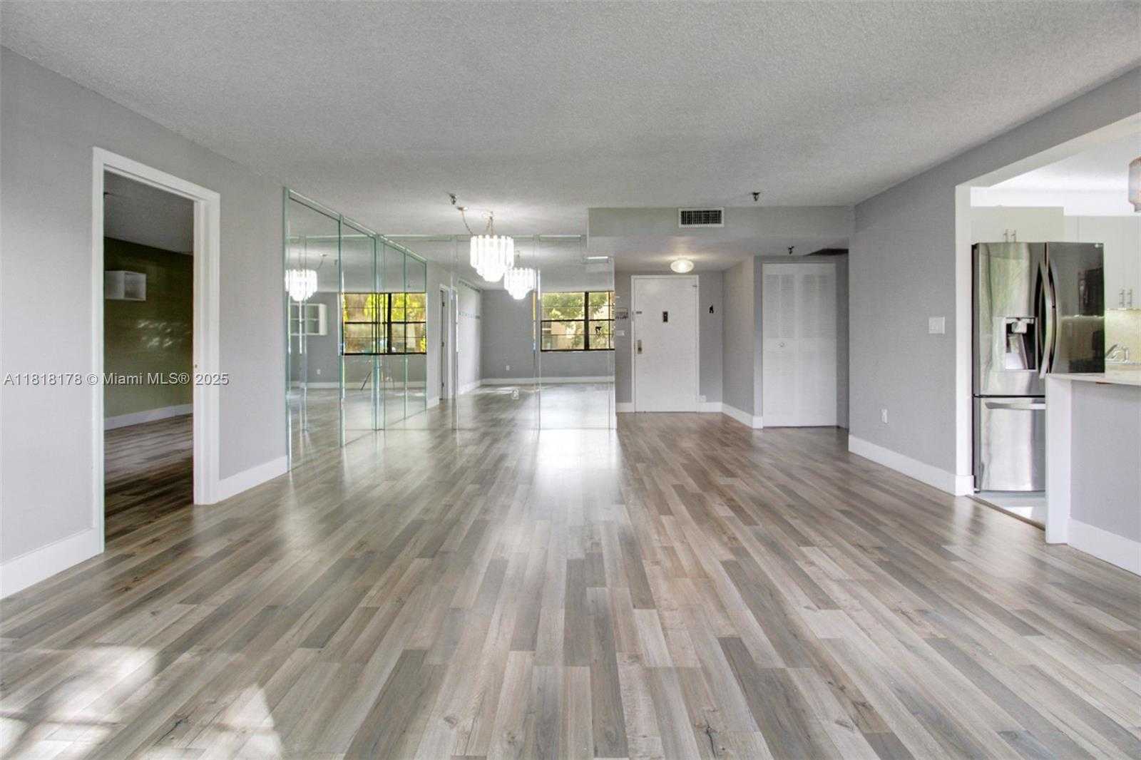 Small Image of 665 NORTH EAST 195TH ST #123, Miami Number 20