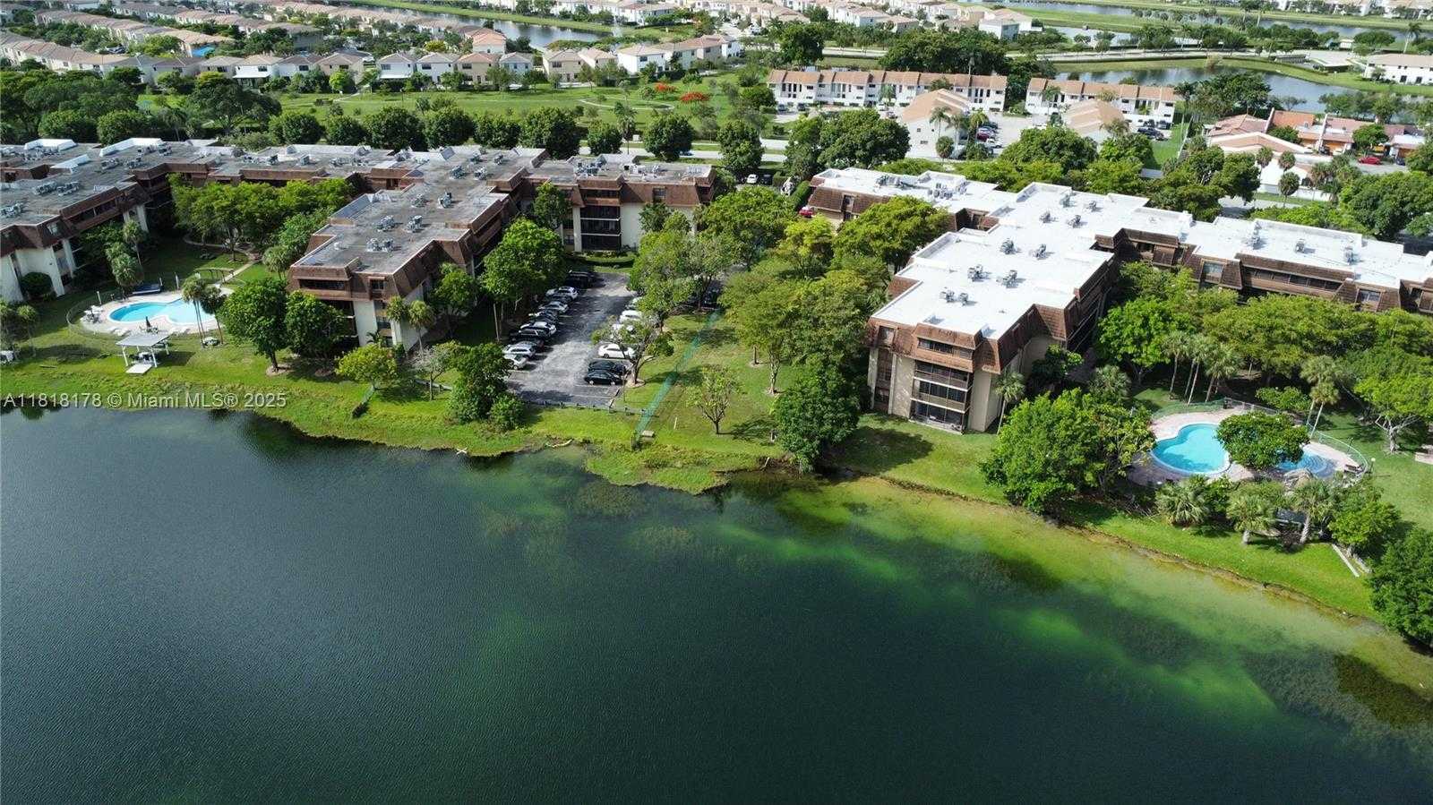 Small Image of 665 NORTH EAST 195TH ST #123, Miami Number 24