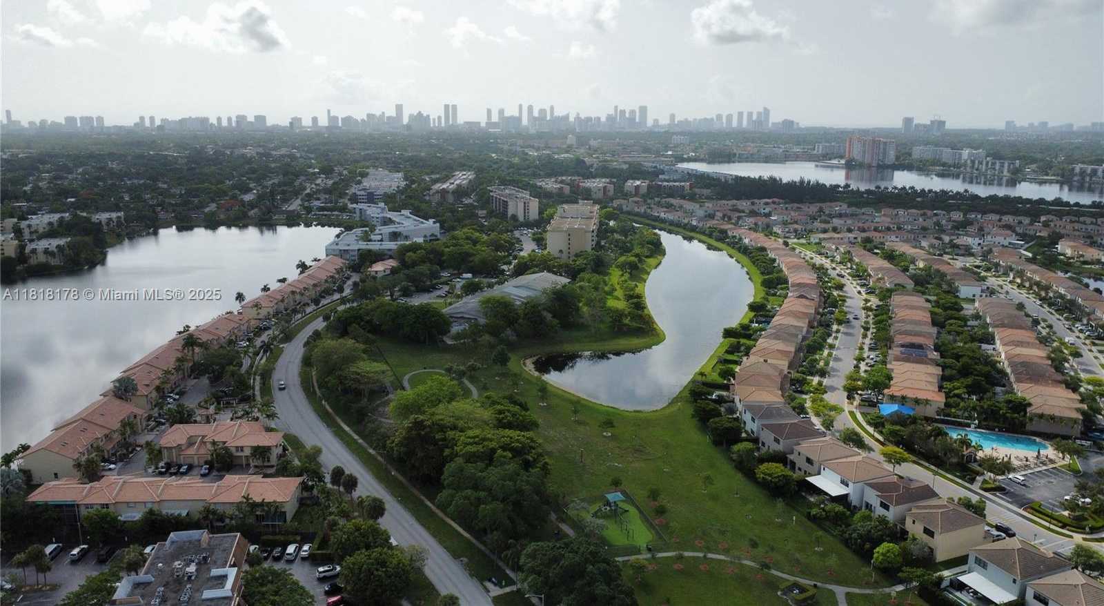 Small Image of 665 NORTH EAST 195TH ST #123, Miami Number 26