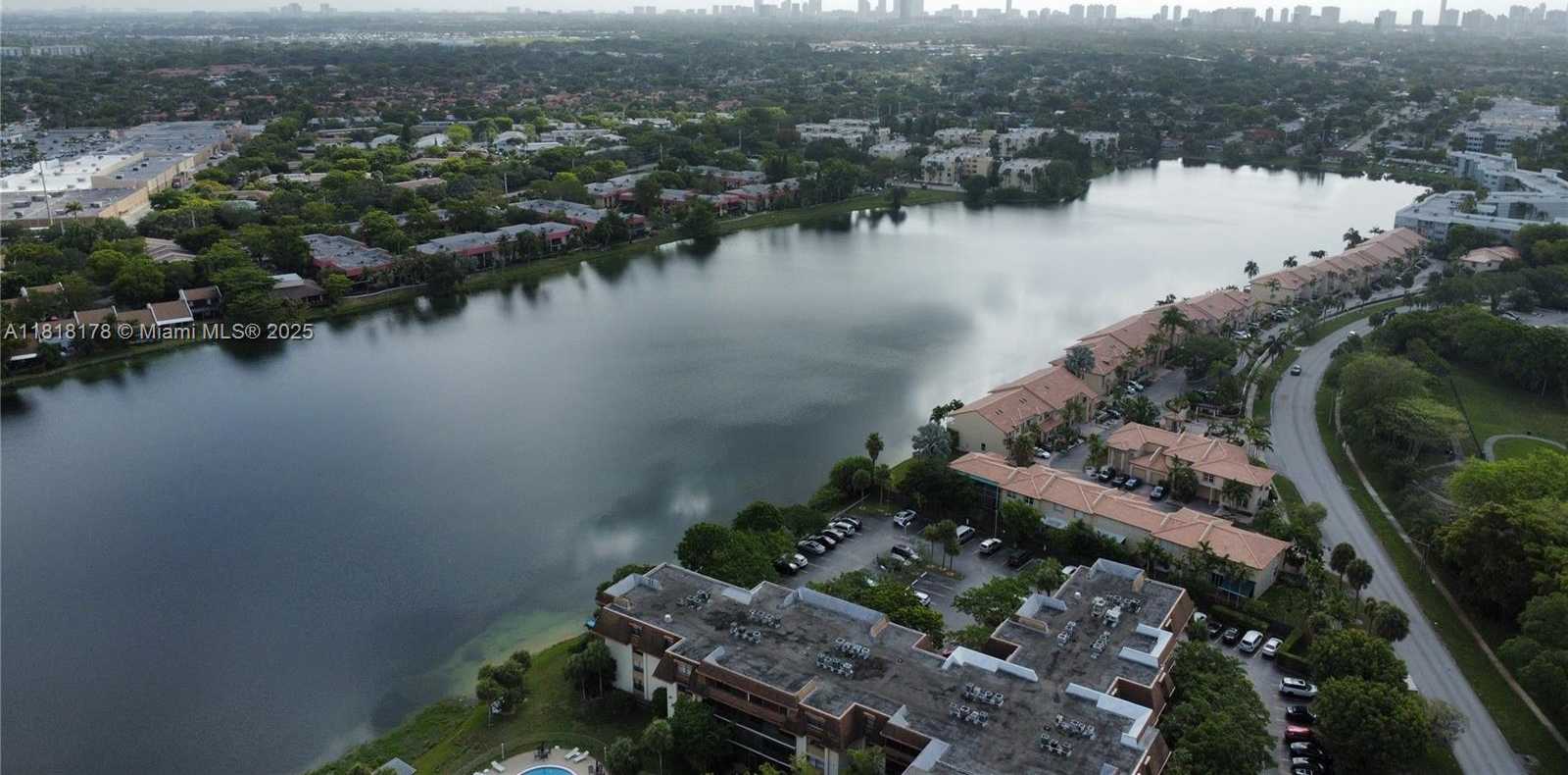 Small Image of 665 NORTH EAST 195TH ST #123, Miami Number 27