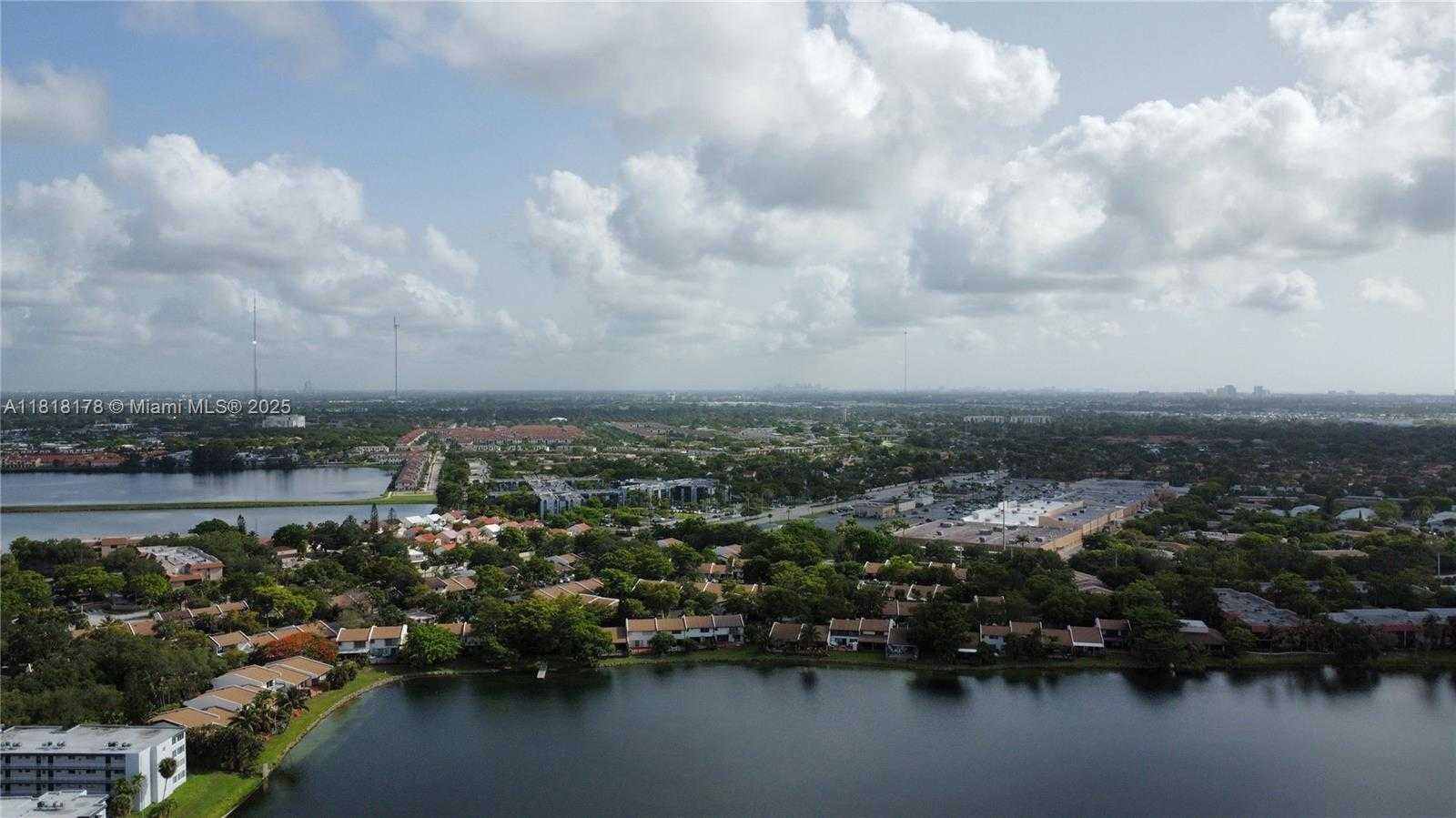 Small Image of 665 NORTH EAST 195TH ST #123, Miami Number 28