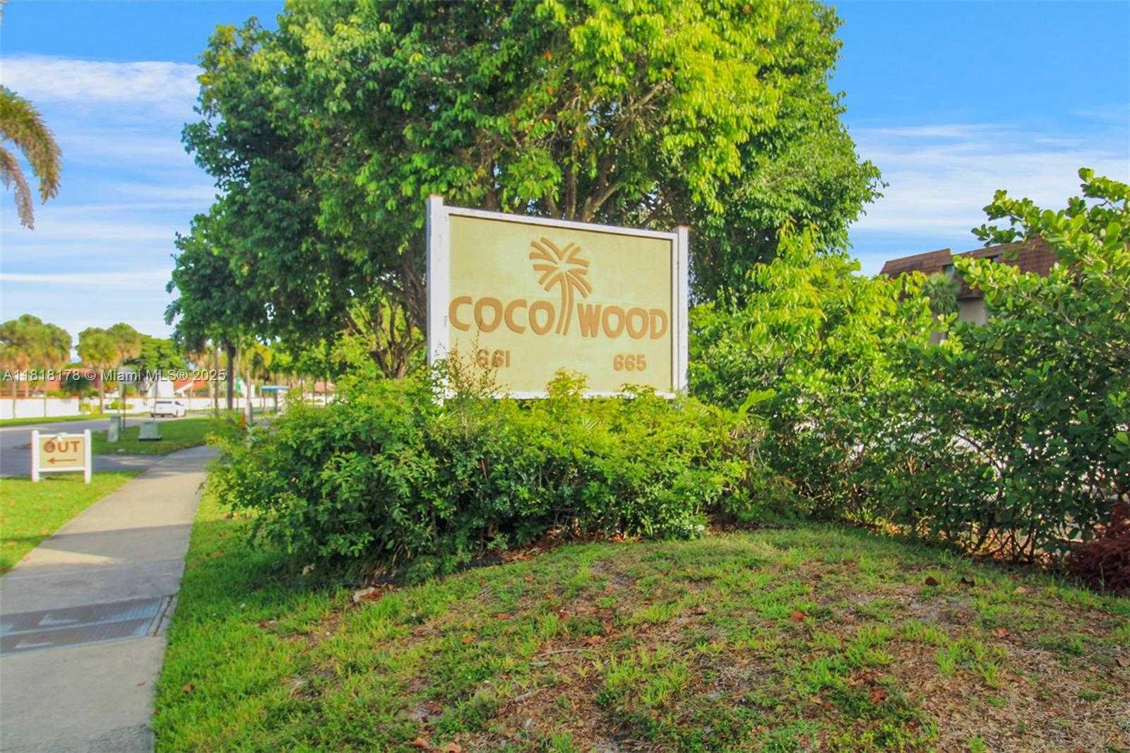Small Image of 665 NORTH EAST 195TH ST #123, Miami Number 4