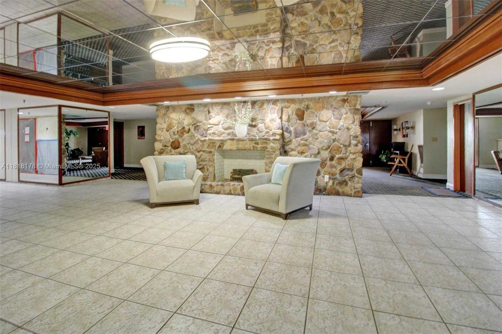 Small Image of 665 NORTH EAST 195TH ST #123, Miami Number 5