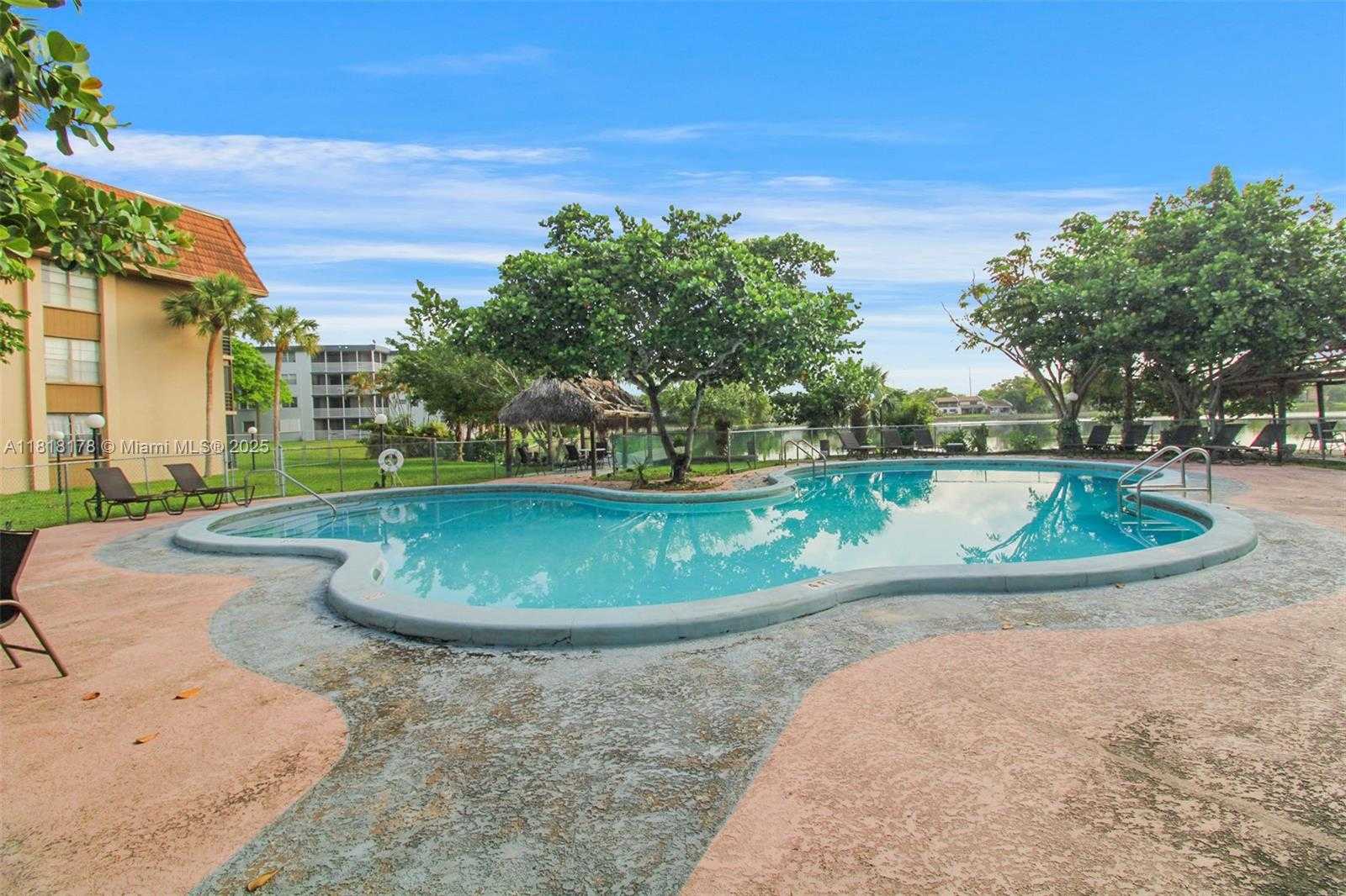 Small Image of 665 NORTH EAST 195TH ST #123, Miami Number 6