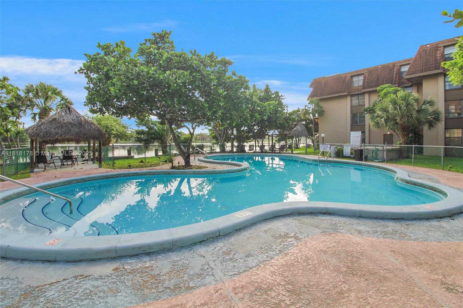 Small Image of 665 NORTH EAST 195TH ST #123, Miami Number 7