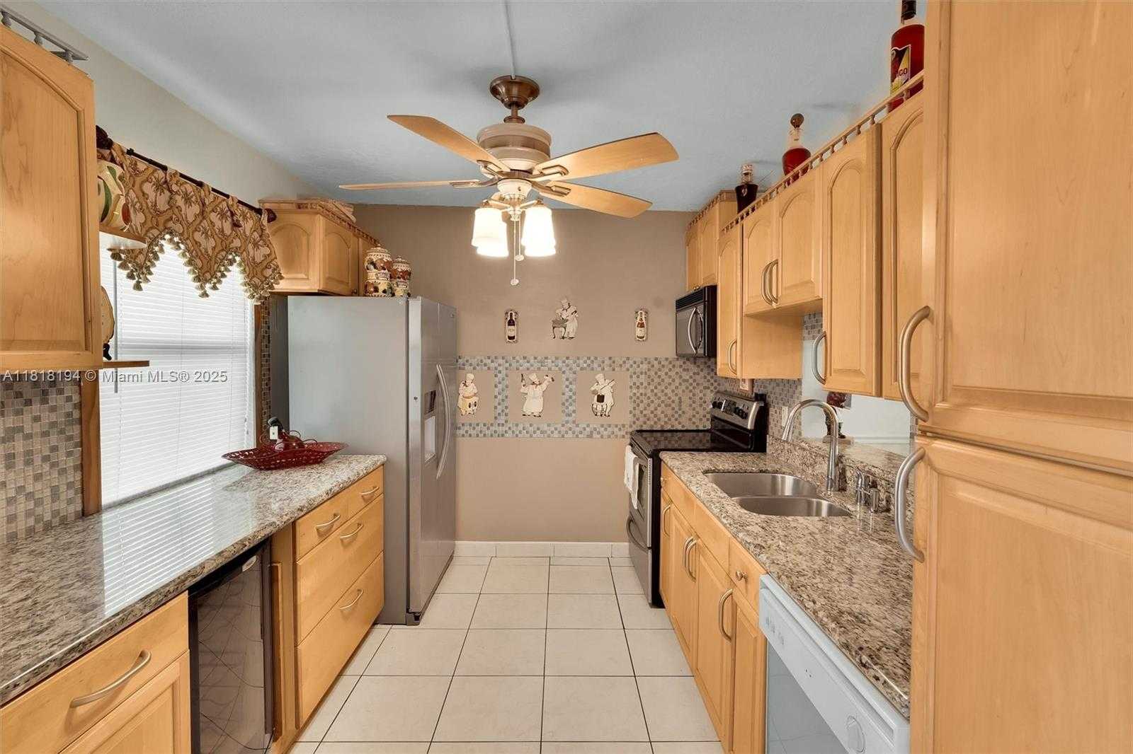 Small Image of 424 SOUTH EAST 10TH ST #402, Dania Beach Number 3