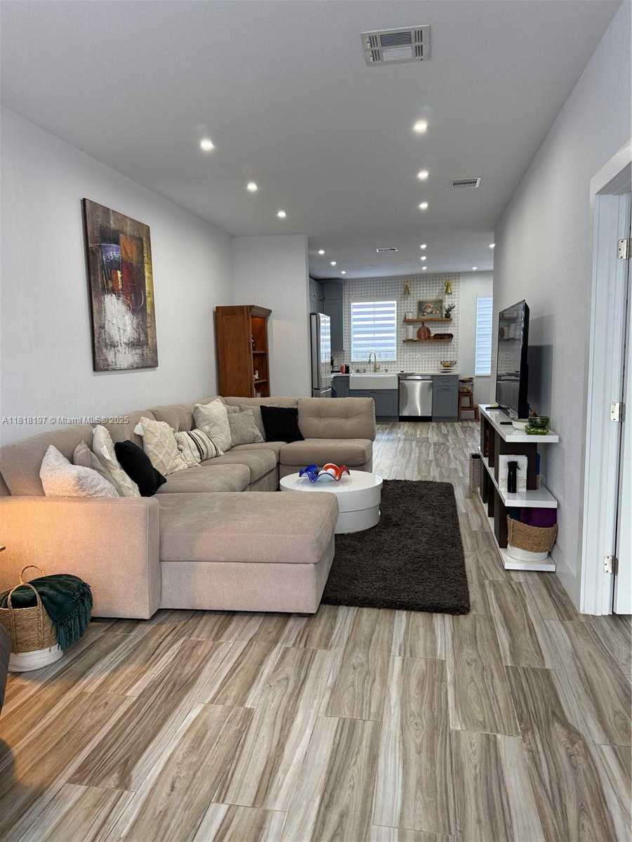 Small Image of 11860 SOUTH WEST 154TH AVE, Miami Number 11