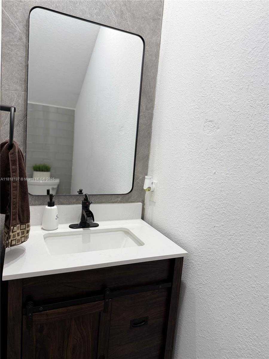 Small Image of 11860 SOUTH WEST 154TH AVE, Miami Number 13