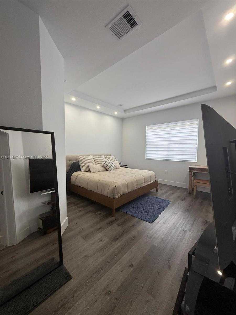 Small Image of 11860 SOUTH WEST 154TH AVE, Miami Number 17
