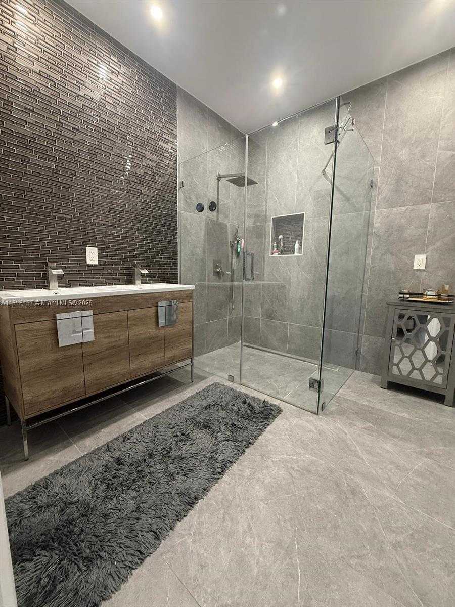 Small Image of 11860 SOUTH WEST 154TH AVE, Miami Number 18