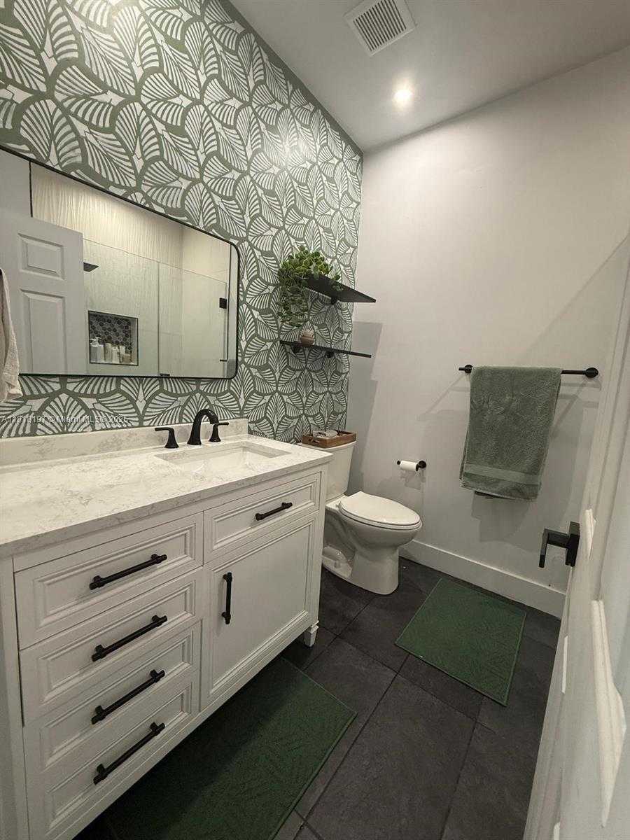 Small Image of 11860 SOUTH WEST 154TH AVE, Miami Number 23