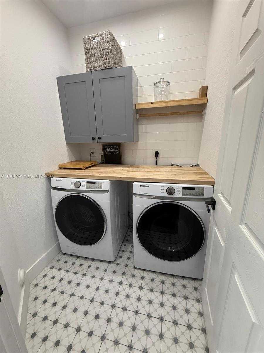 Small Image of 11860 SOUTH WEST 154TH AVE, Miami Number 27