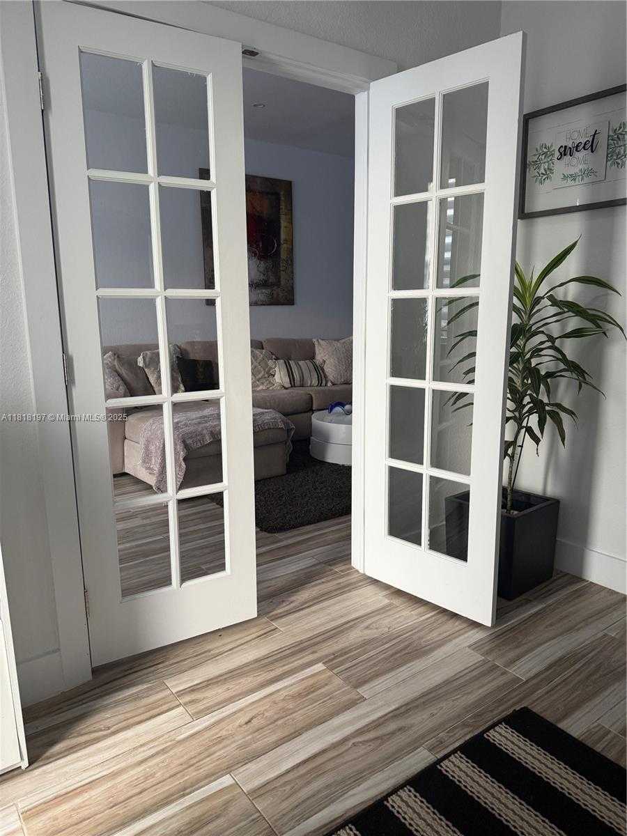 Small Image of 11860 SOUTH WEST 154TH AVE, Miami Number 4